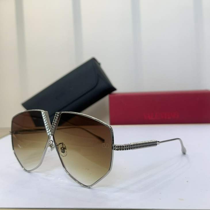 Picture of Valentino Sunglasses _SKUfw65331160fw